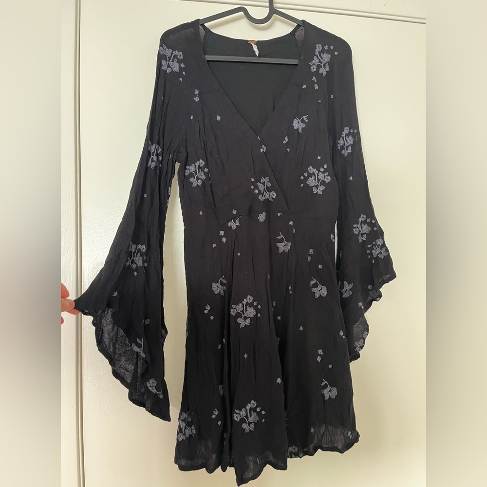 Free people Bell sleeve mini dress size 6
